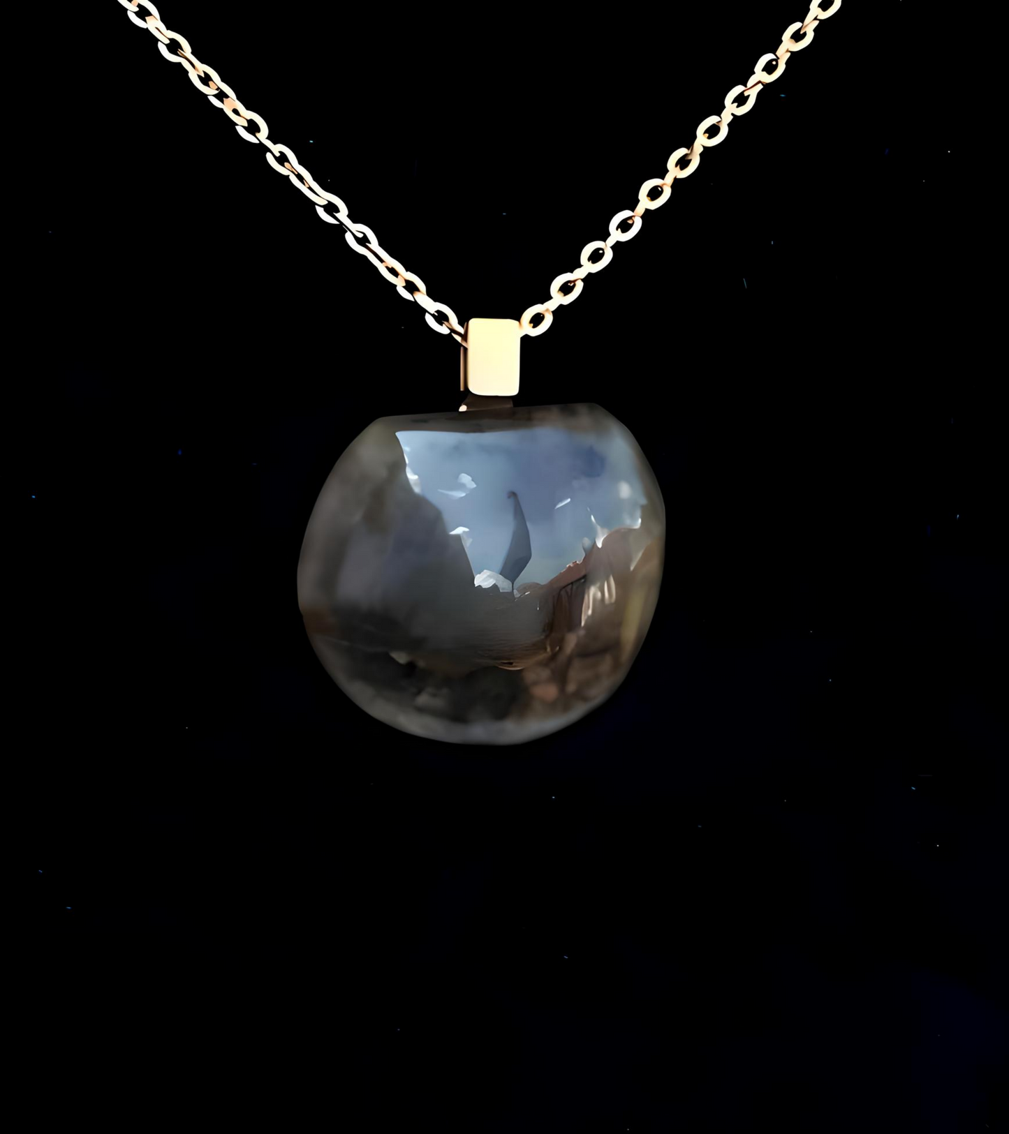 LAB0001 Labradorite Pendant, Gold Chain