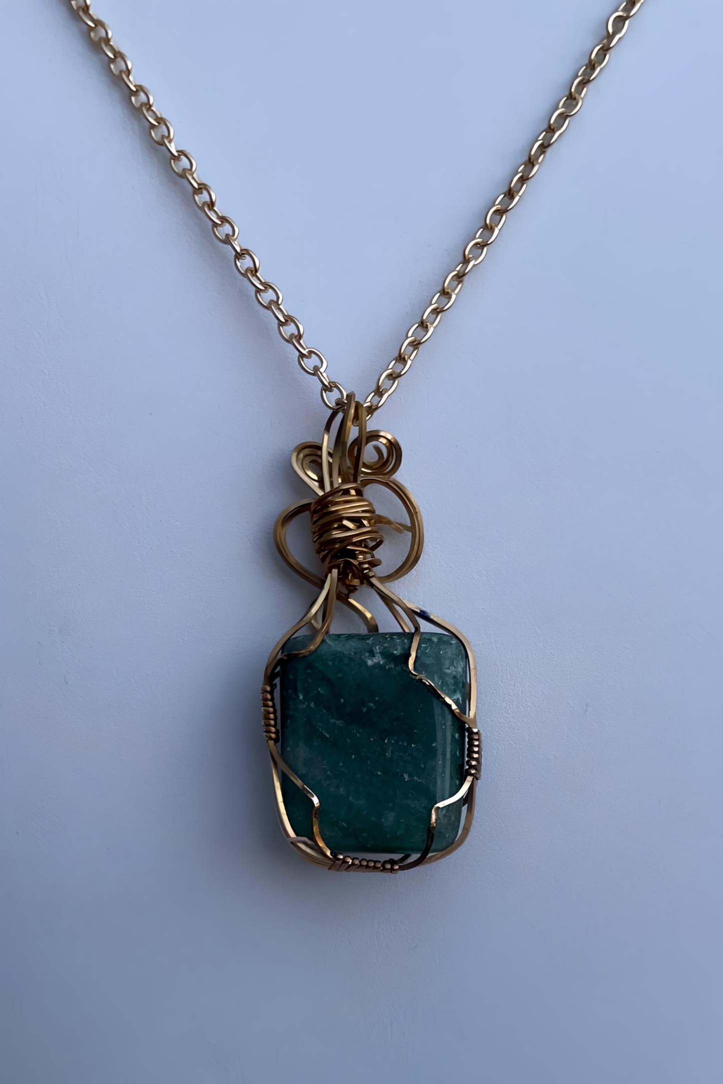 ADV0001 Adventurine Stone Pendant Wrapped in Gold-Colored Wire Frame, Gold Colored Chain