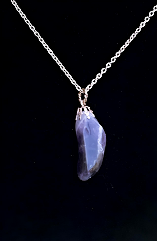 AMTH0004 Amethyst Free-form Pendant on Gold Chain [SOLD!!!]