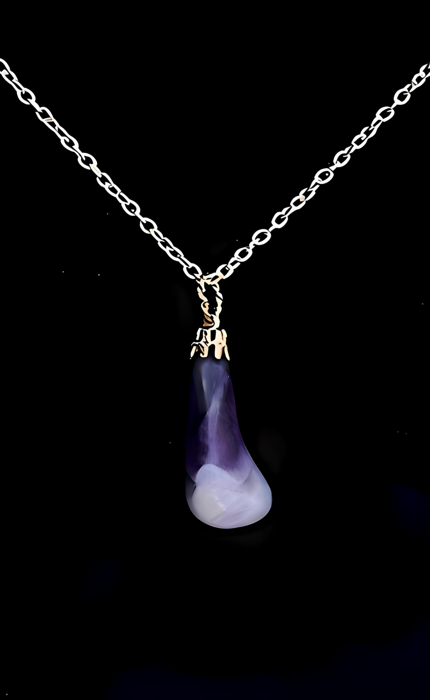 AMTH0005 Necklace with Amethyst and Crystalline Quartz Pendant, Gold-Colored Chain