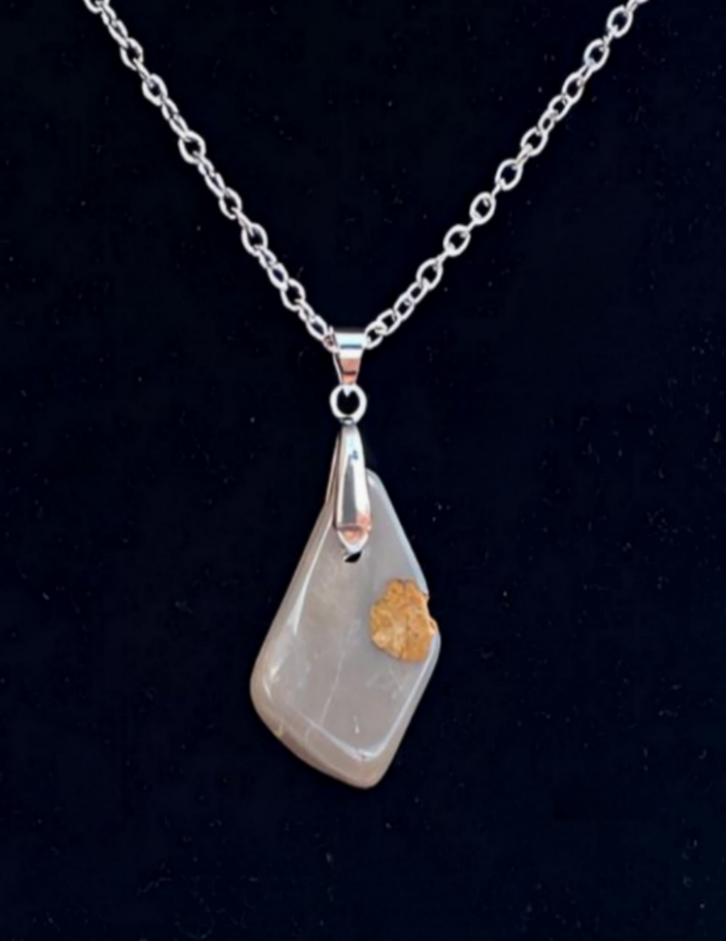 GRAG0001 Gray Agate Pendant, Oxidized Silver Chain