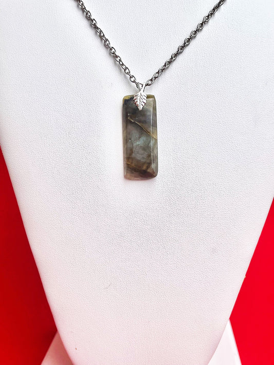 LAB0002 Labradorite Pendant on Silver Chain