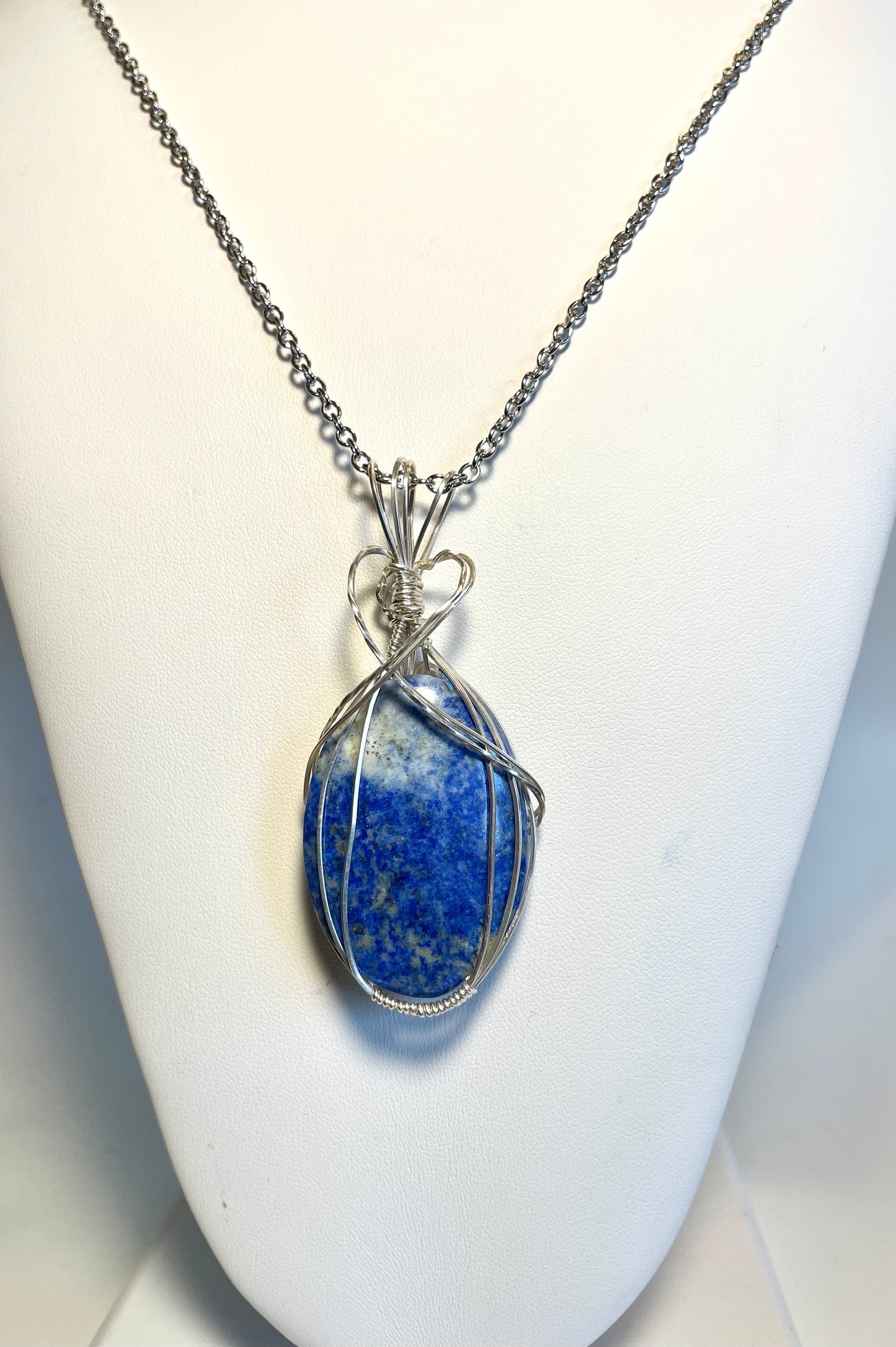 LL0004 Lapis Lazuli In Sterling Silver Wire with bright Silver Chain