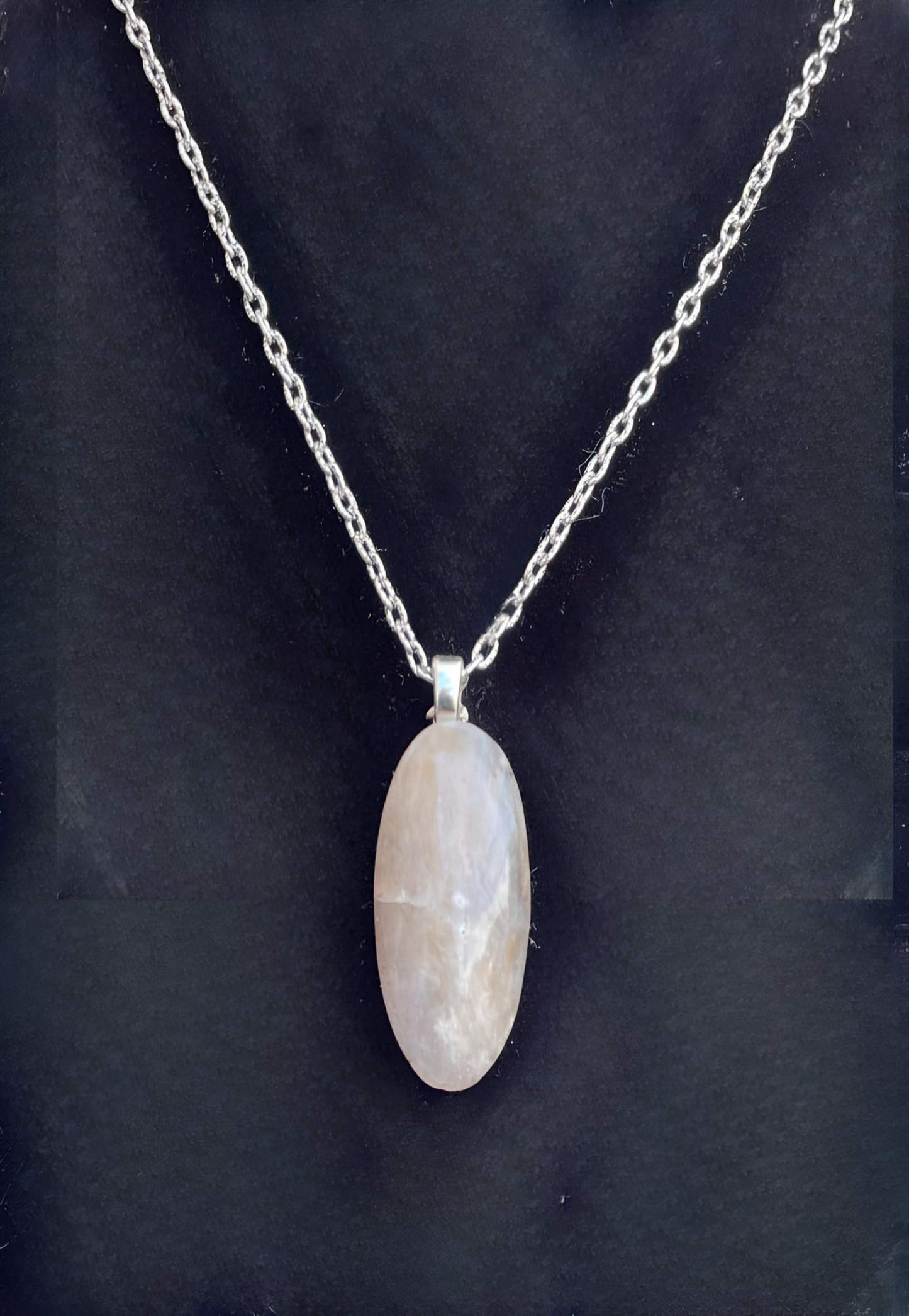 MAG0003 Oval Moss Agate Pendant On Silver Chain