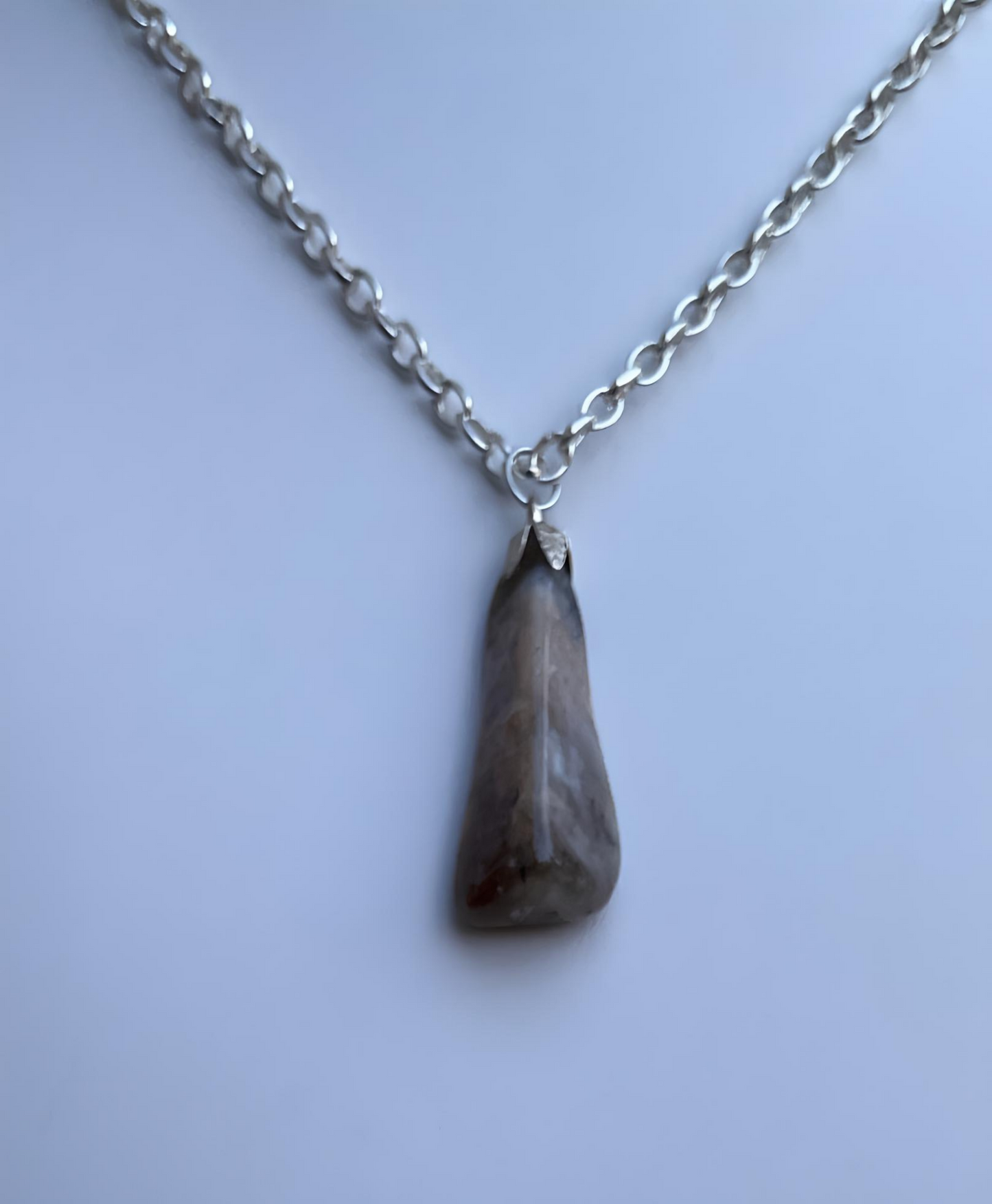 MAG0006 Moss Agate Pendant, Silver Chain