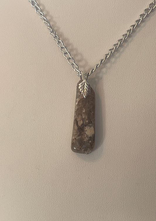 MAG0010 Moss Agate Pendant, Silver Chain