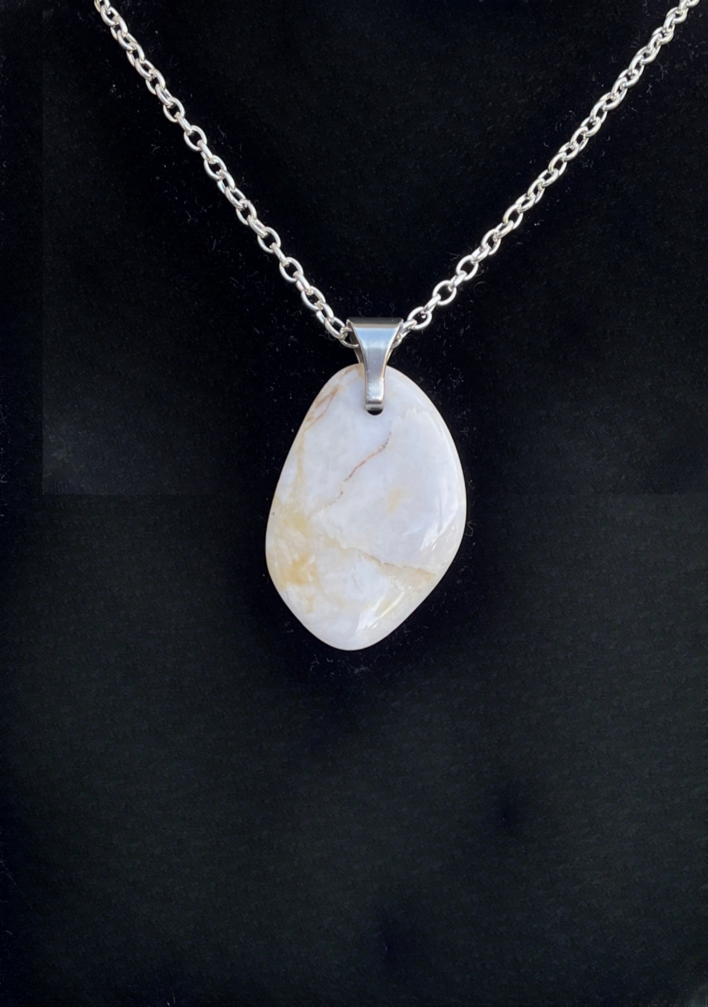 QZ0003 Large White Quartzite Pendant, 28" Silver Chain