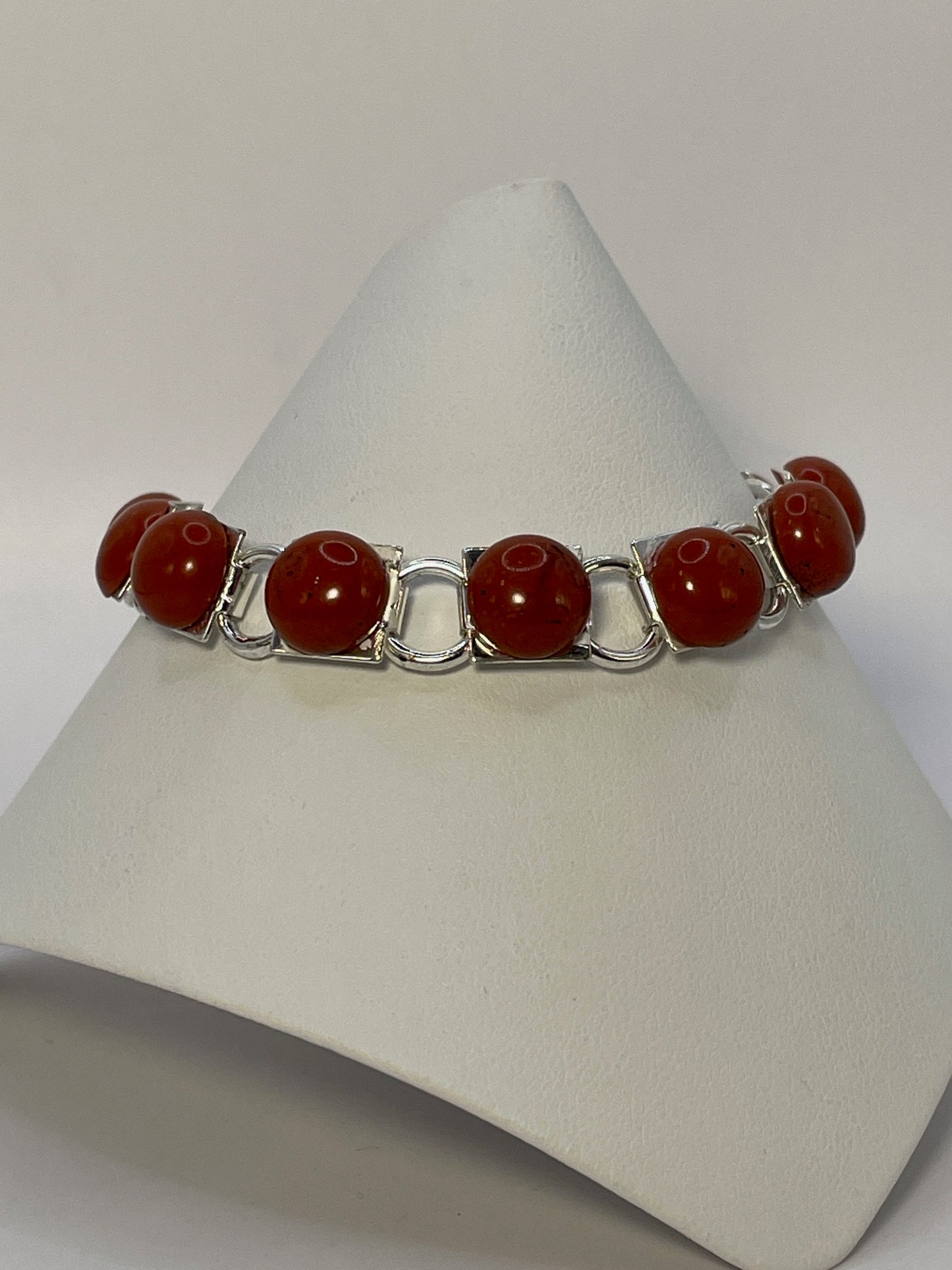 BRACE0018 Bracelet in Silver Set With 10 Red Jasper Stones